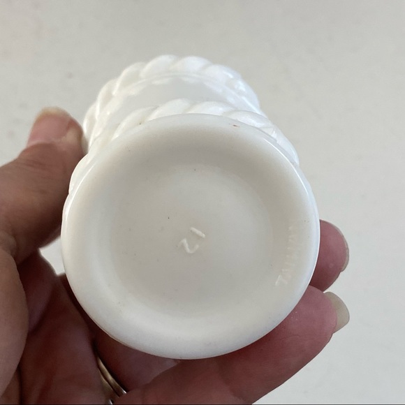 5 Milk Glass Spice Jars - Picture 12 of 12